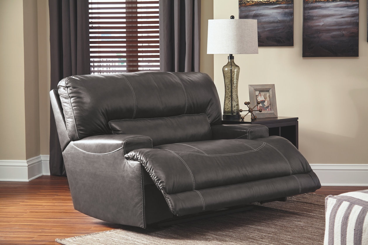 Oversized leather outlet power recliner